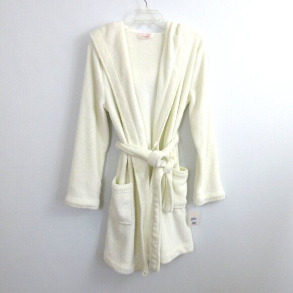 Make + Model Hooded Robe Size Medium White Plush Super Soft Short Spa Cruise NEW - Picture 6 of 8